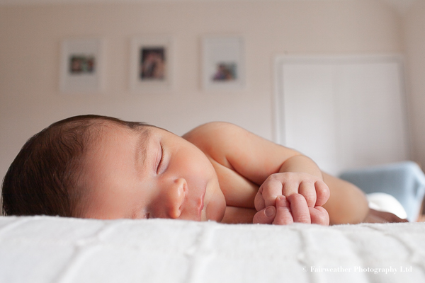 Why are newborn photoshoots at home so popular – professional services for new parents in the comfort of their home